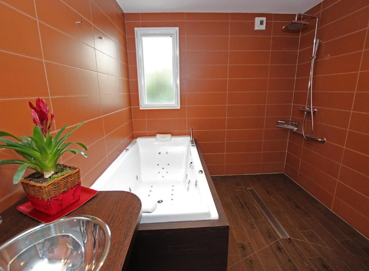 Au Pre Carre Hotel Plumergat Kültér fotó